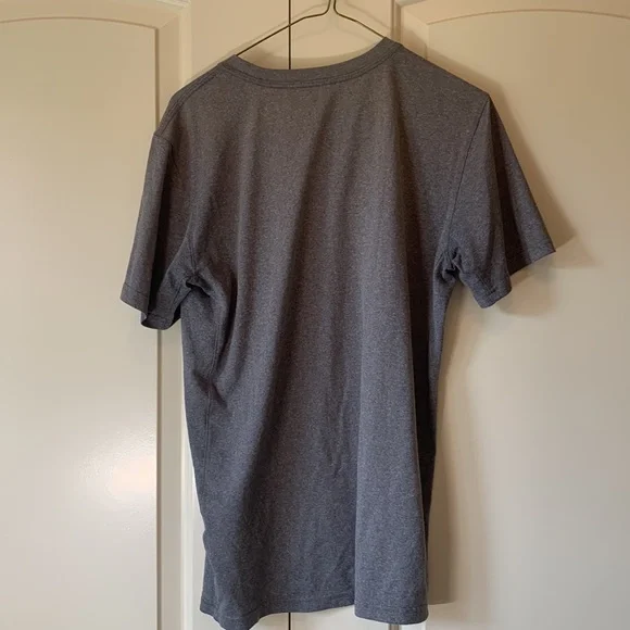 Nike Dri-Fit tee - Picture 3 of 4